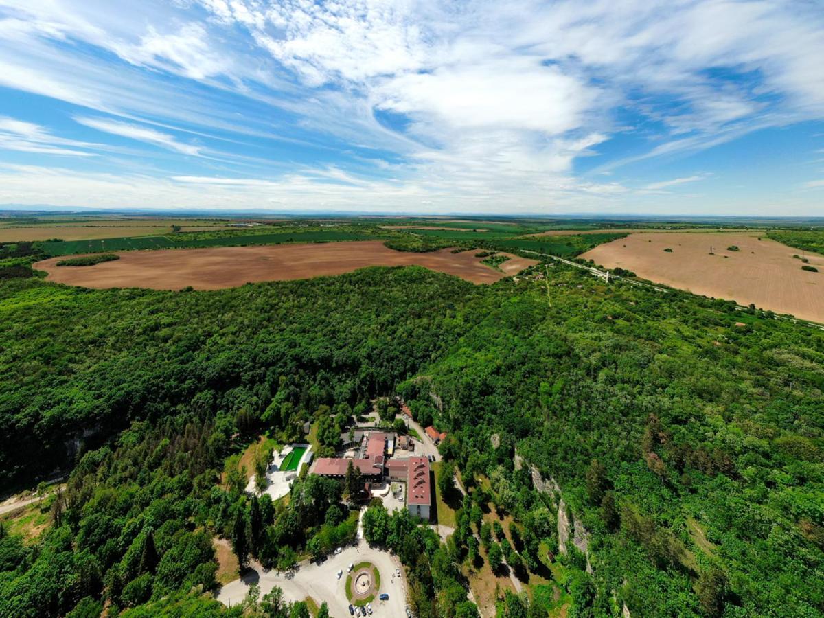 Park Hotel Kaylaka Plevna Kültér fotó